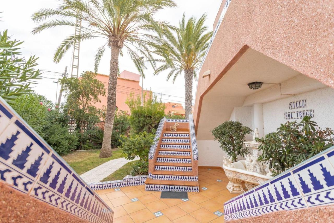 Bed and Breakfast Anna'S Garden à Torrevieja Extérieur photo