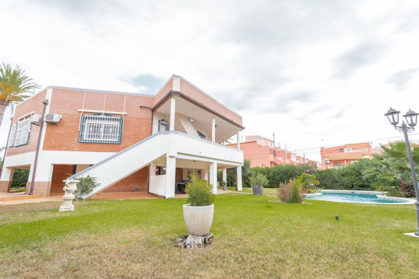 Bed and Breakfast Anna'S Garden à Torrevieja Extérieur photo