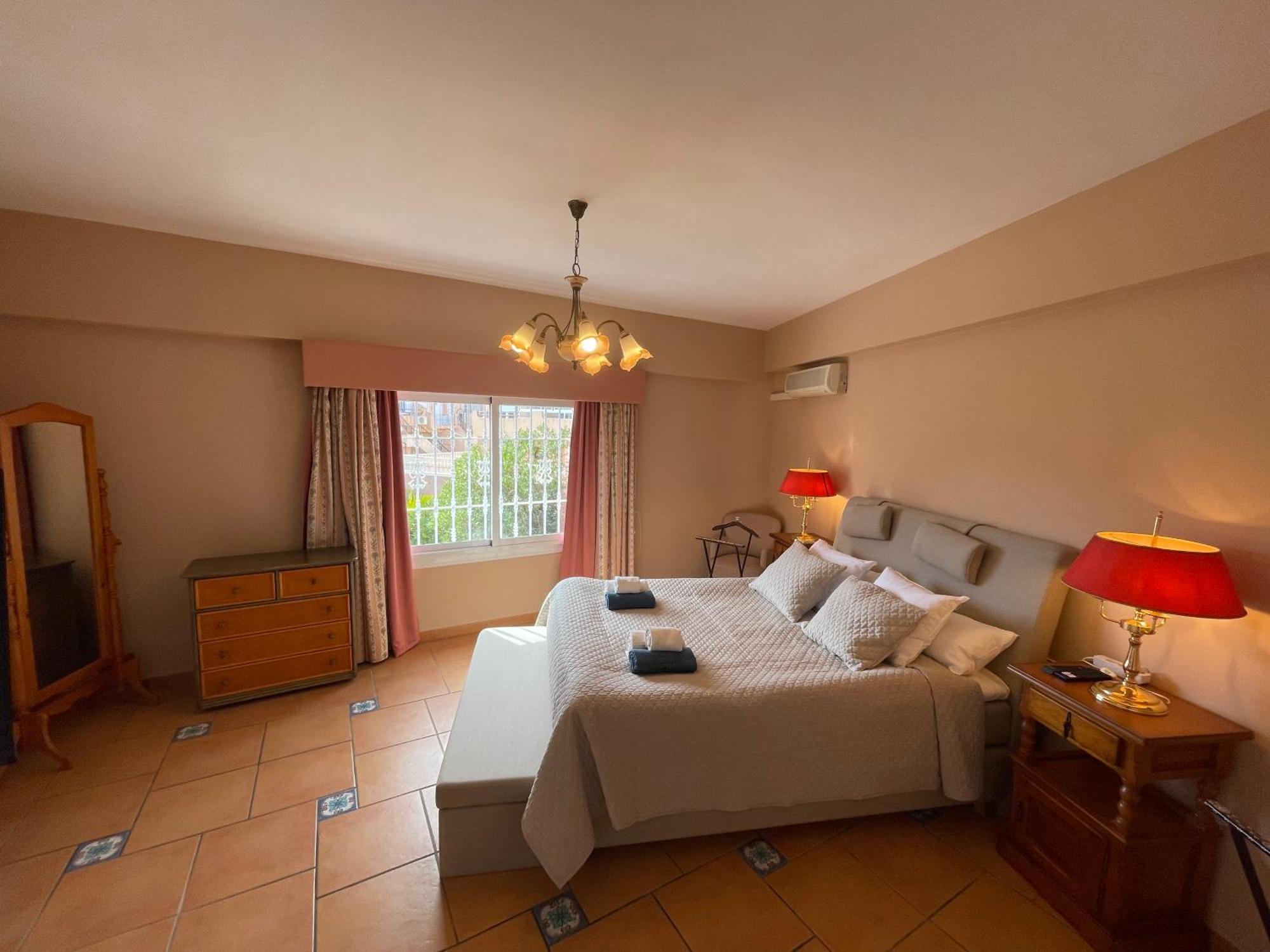 Bed and Breakfast Anna'S Garden à Torrevieja Chambre photo