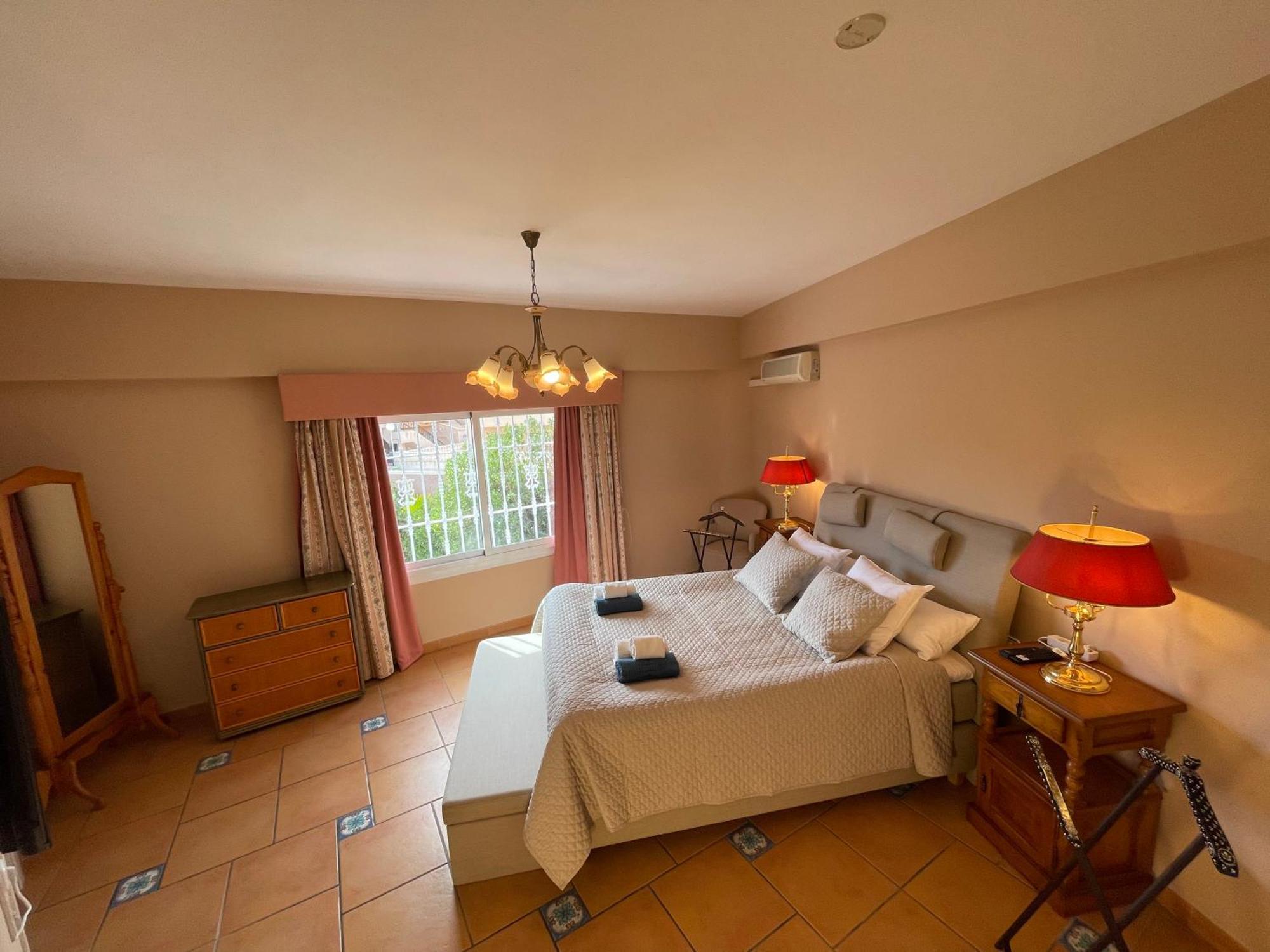 Bed and Breakfast Anna'S Garden à Torrevieja Chambre photo