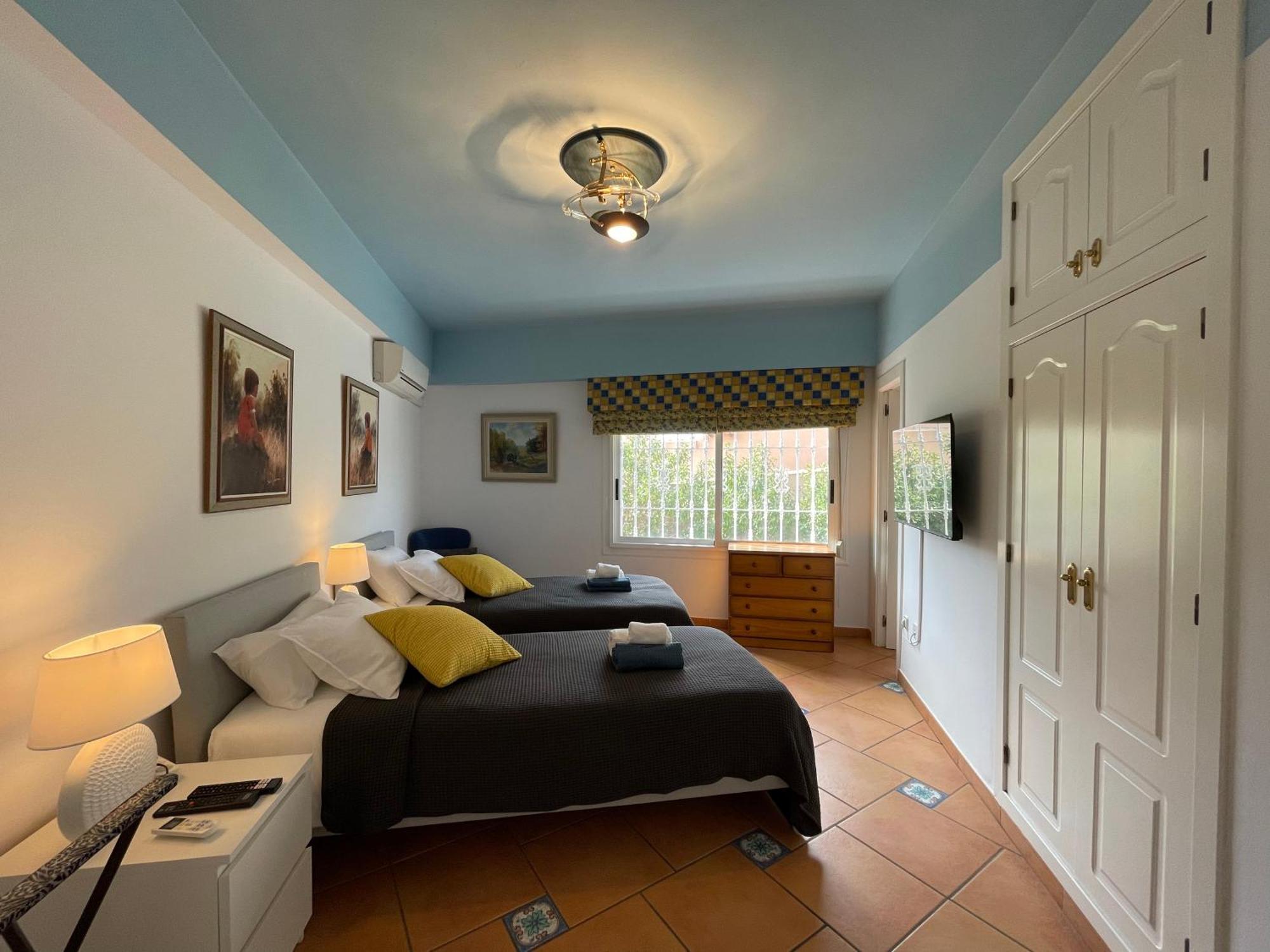 Bed and Breakfast Anna'S Garden à Torrevieja Chambre photo