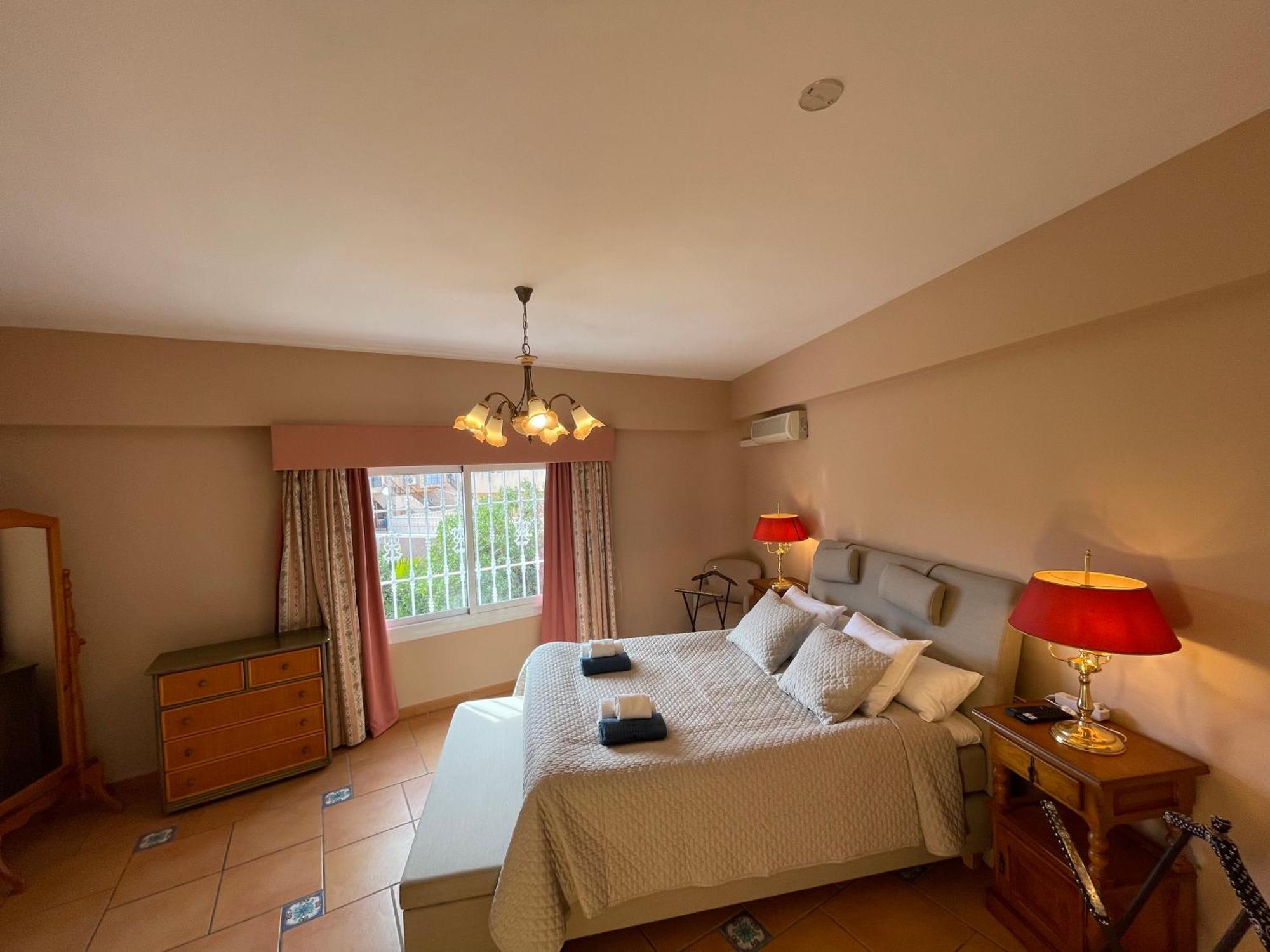 Bed and Breakfast Anna'S Garden à Torrevieja Chambre photo